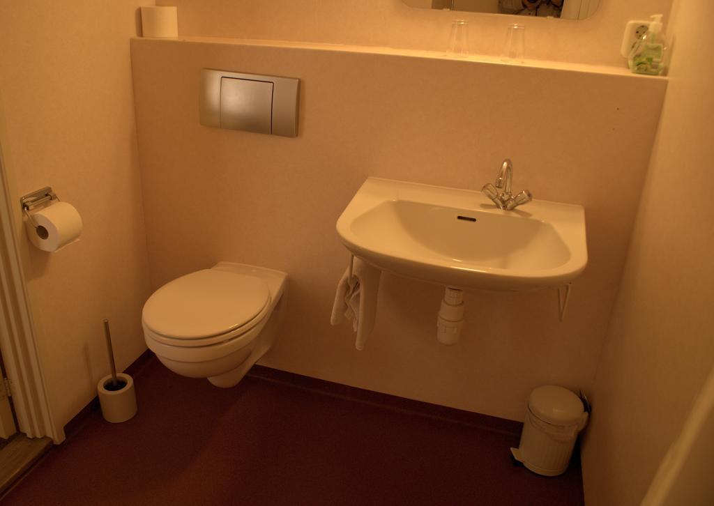 Hotel "De Steenen Man" Zurich Kamer foto