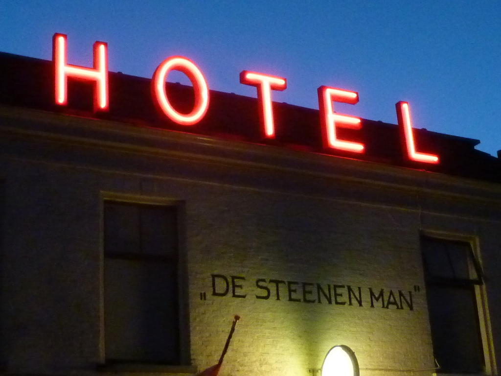 Hotel "De Steenen Man" Zurich Buitenkant foto